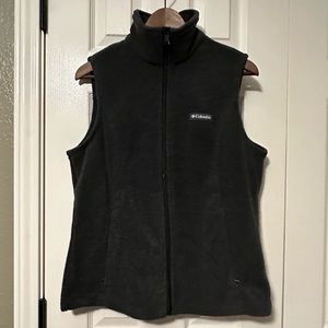 Columbia Sportswear Fleece Full Zip Vest. Size Large